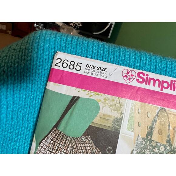 Simplicity sewing pattern  2685 tote purse bag - Picture 2 of 5